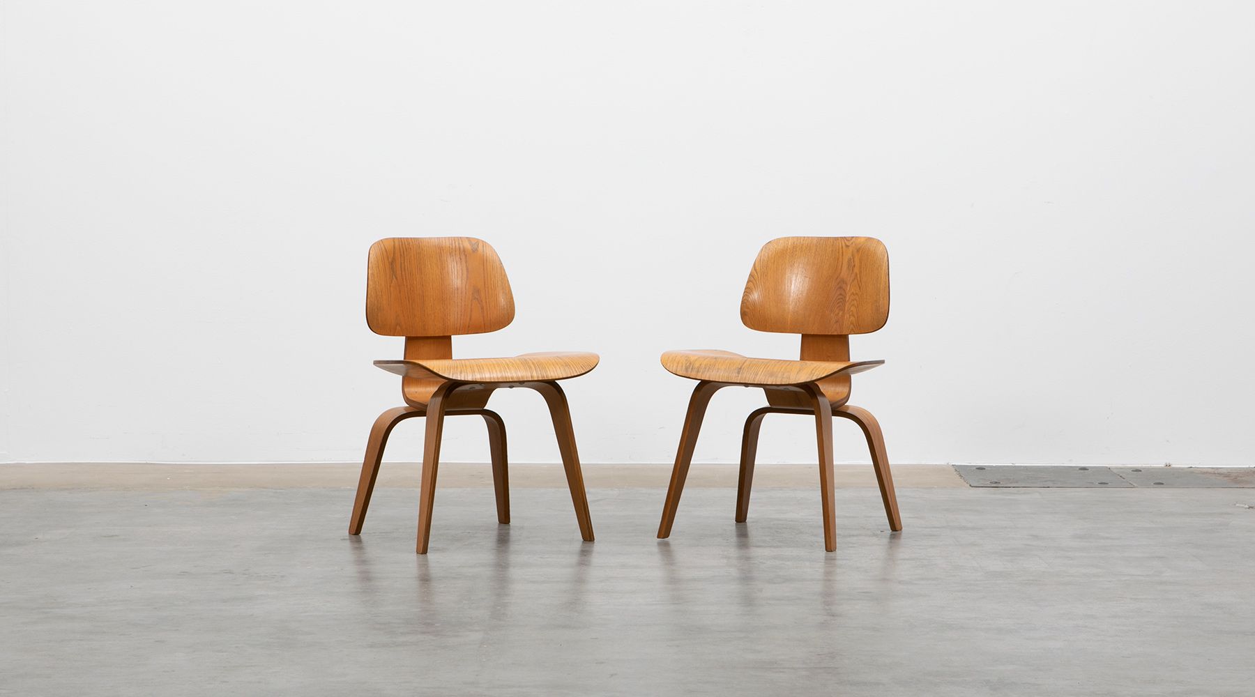 Dcw Chairs 4 By Charles Ray Eames Frank Landau