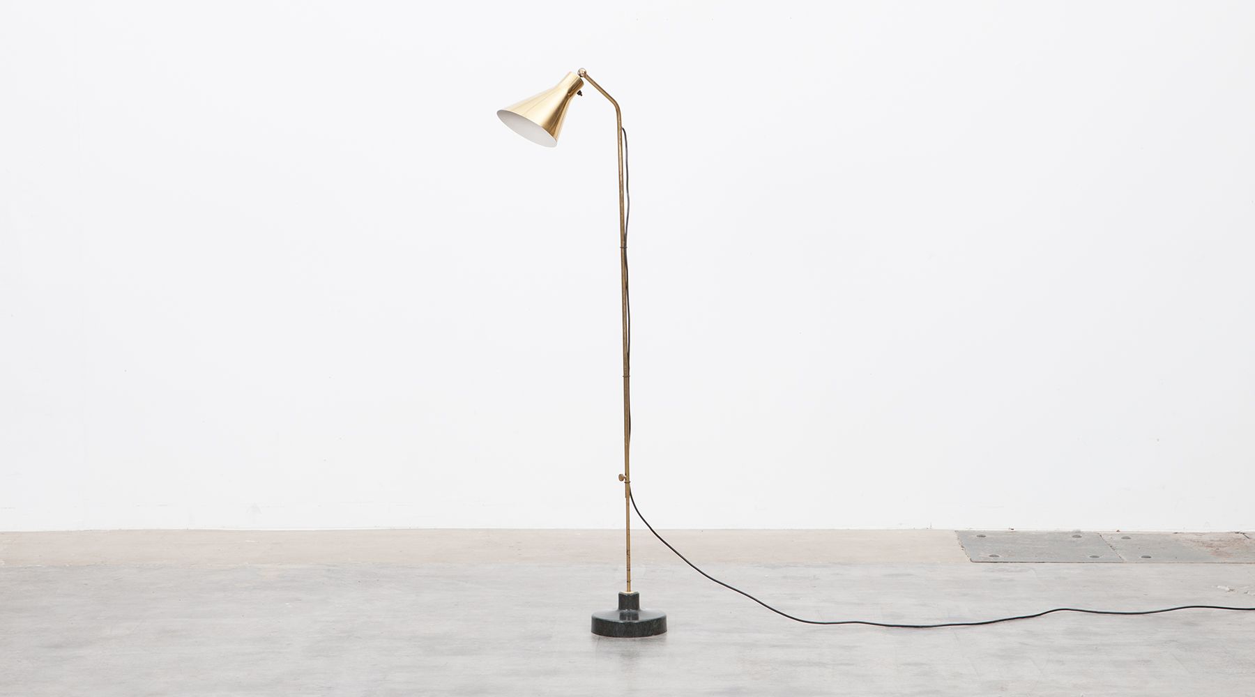 floor lamp (b)