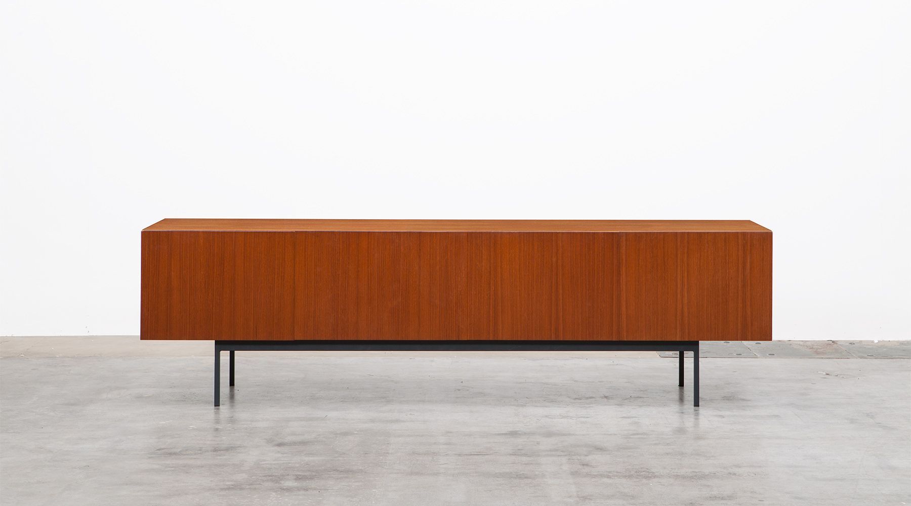 sideboard (d)