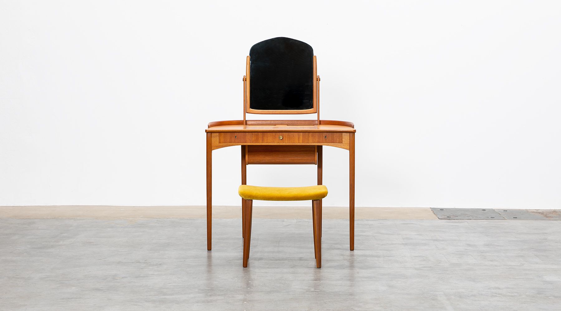 dressing table with stool