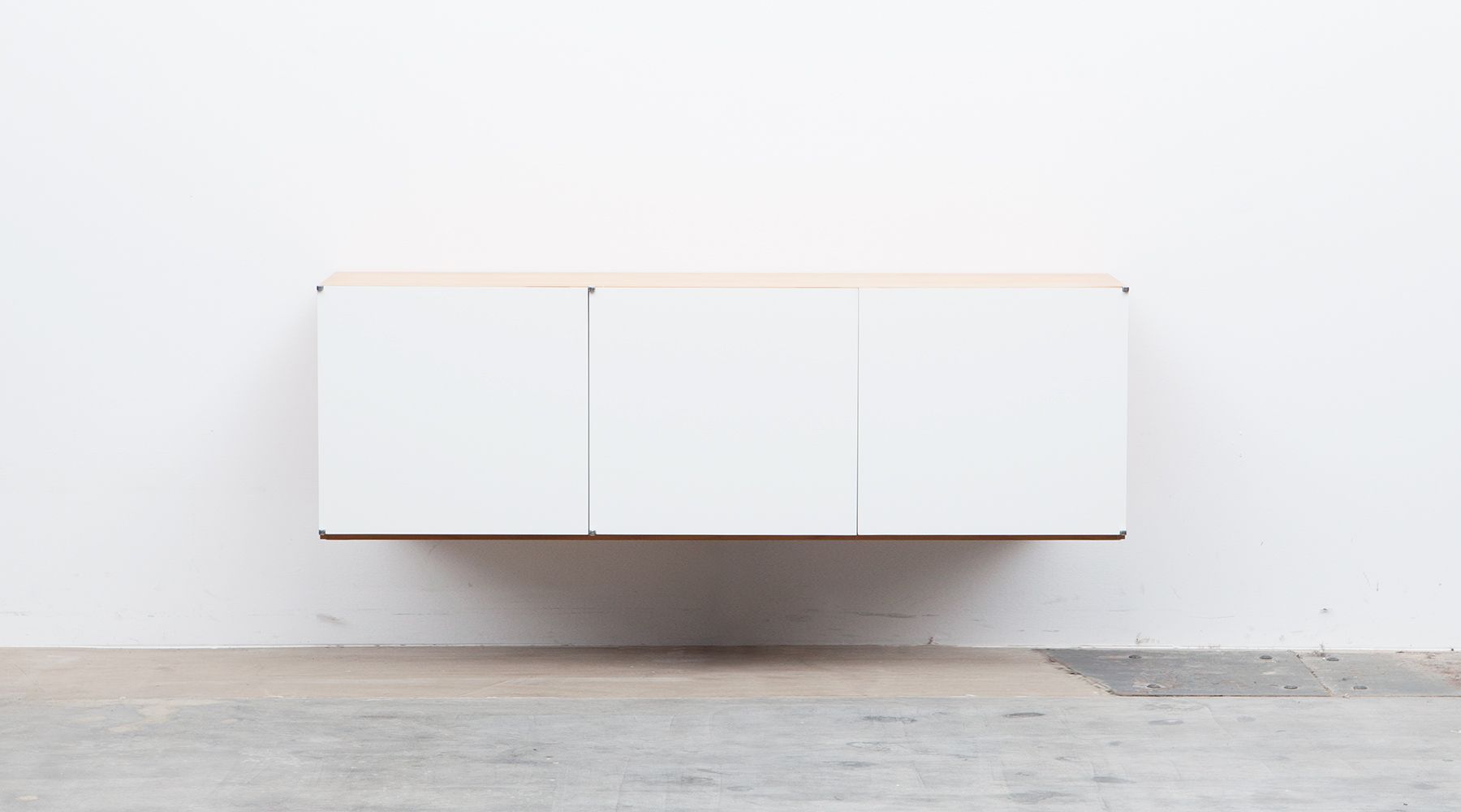 sideboard (b)