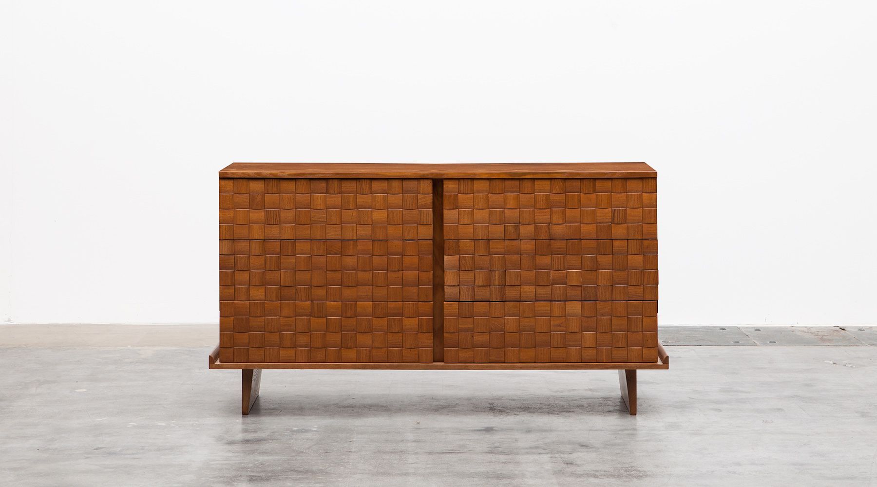 sideboard (b)