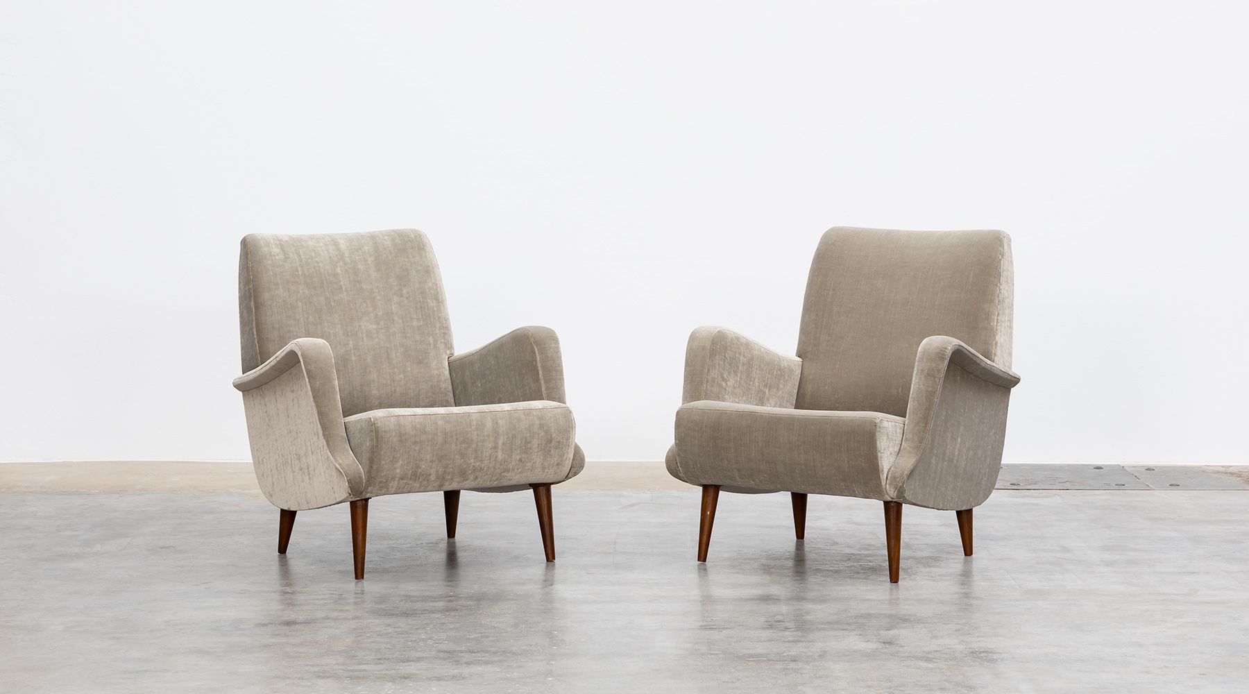 Lounge Chairs (2)(b)