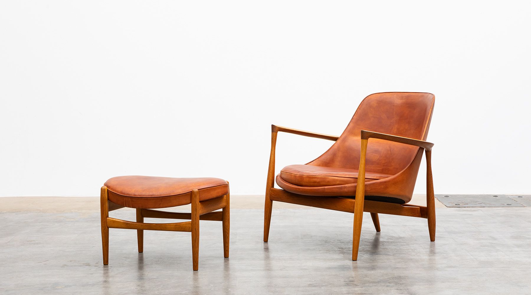 Lounge Chair with Ottoman 