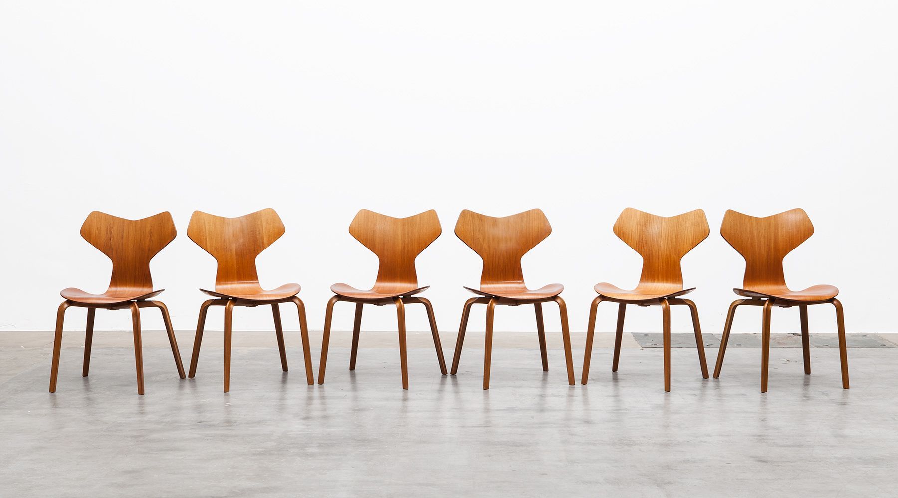 Grand Prix chairs (10) (a)