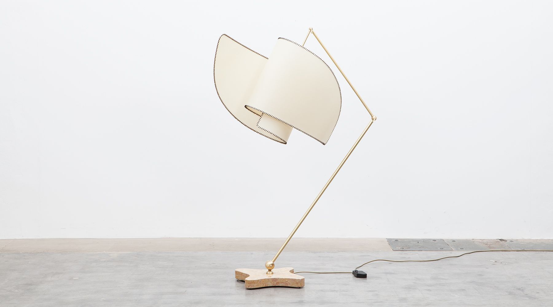 floor Lamp (a)