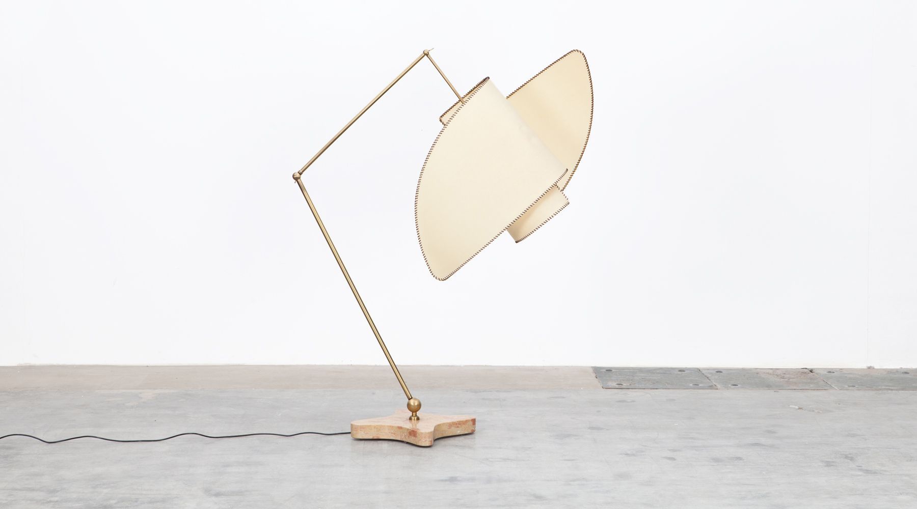 floor Lamp (b)