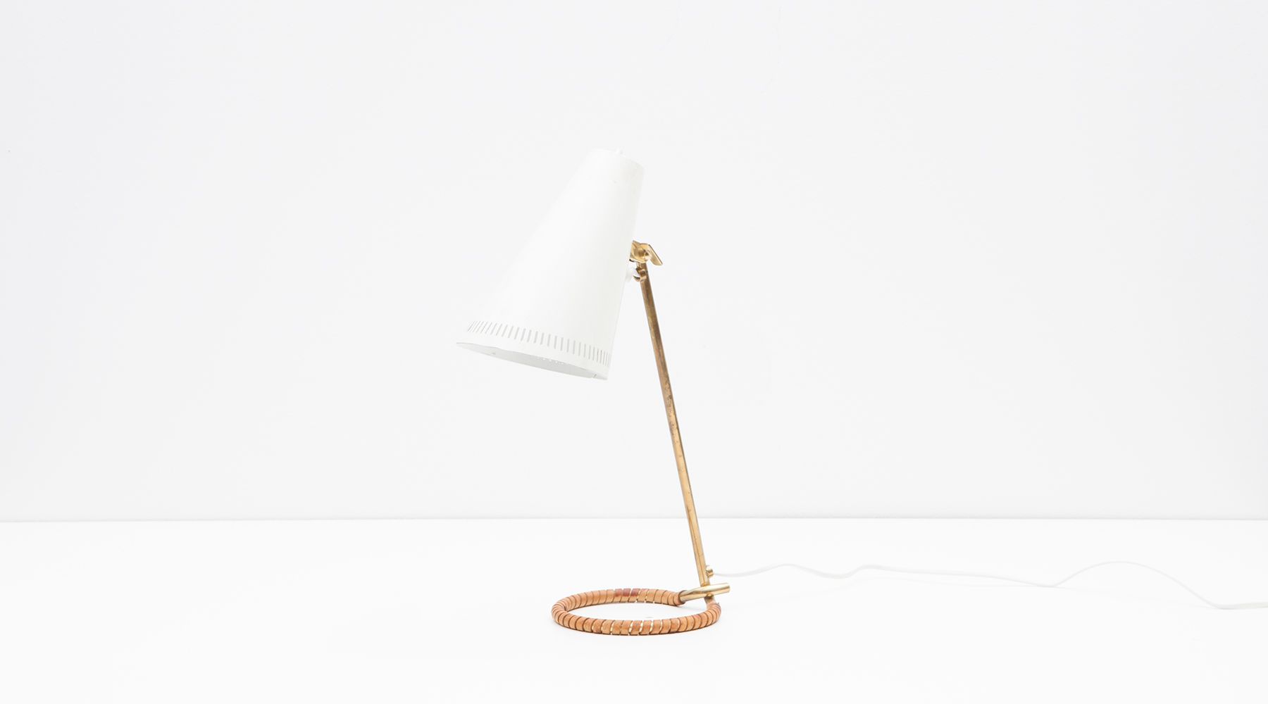 desk lamp (b)