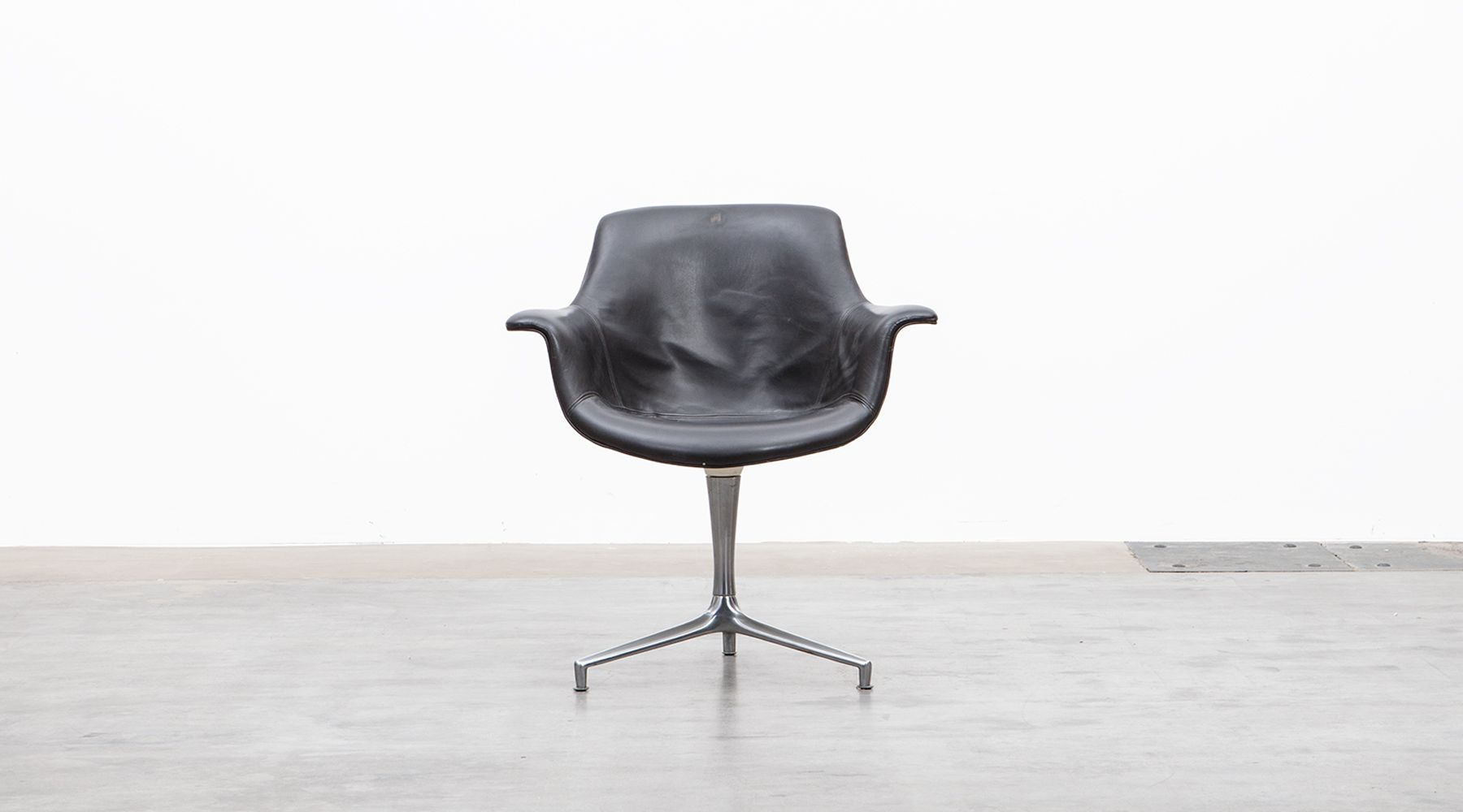 swivel chair (g)