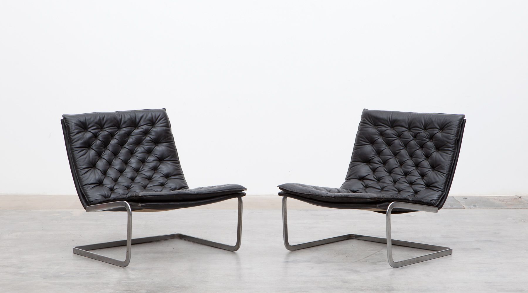 lounge chairs (2) (b)