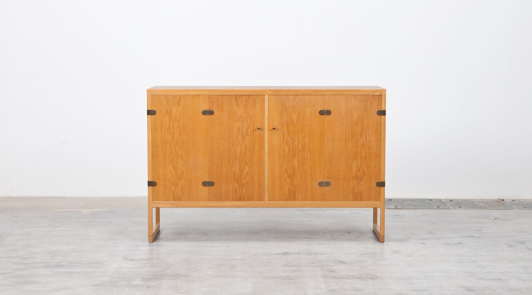 sideboard