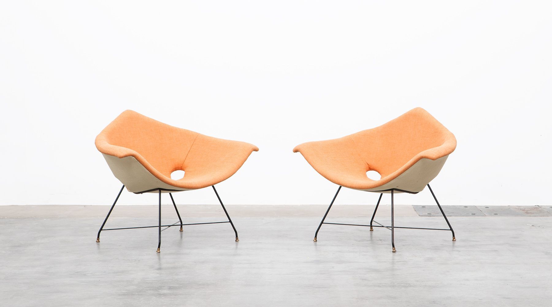 Lounge chairs (2) (d)