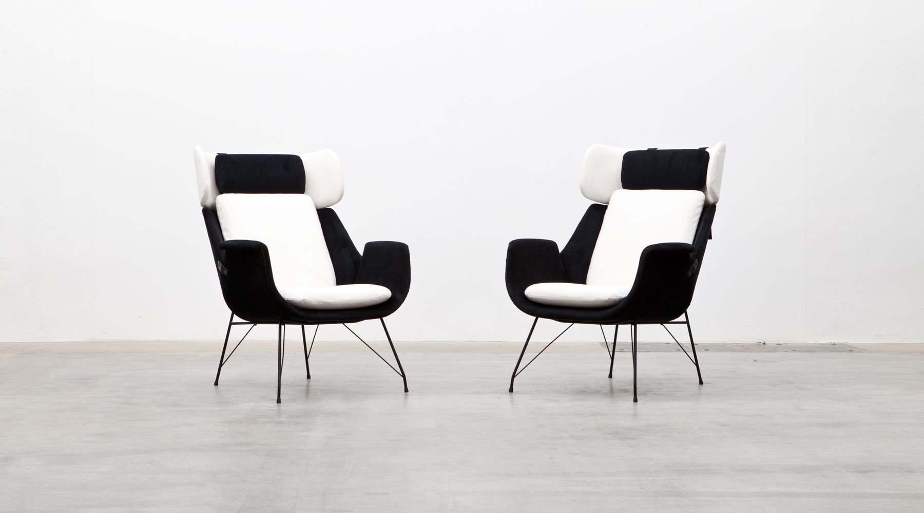 lounge chairs (2) (a)