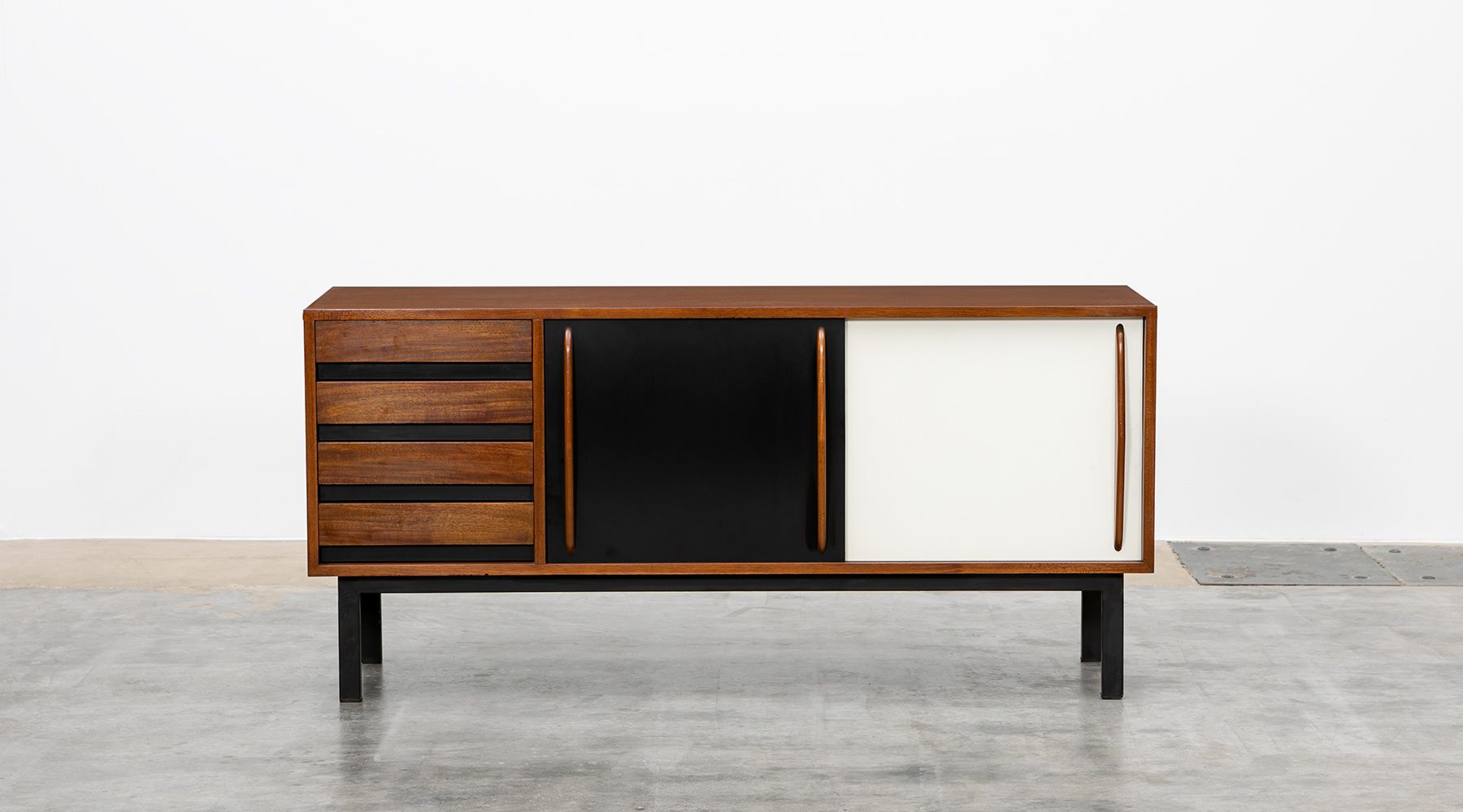 sideboard (h)