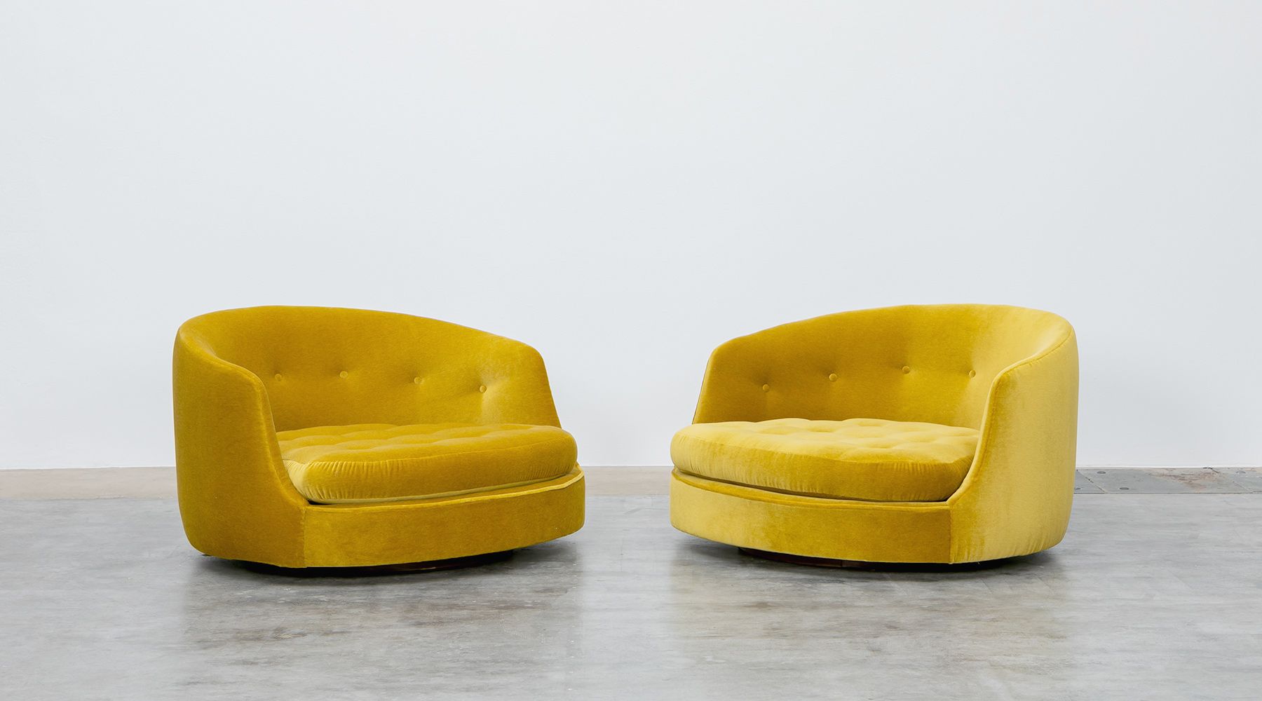 Swivel Lounge Chairs (2)