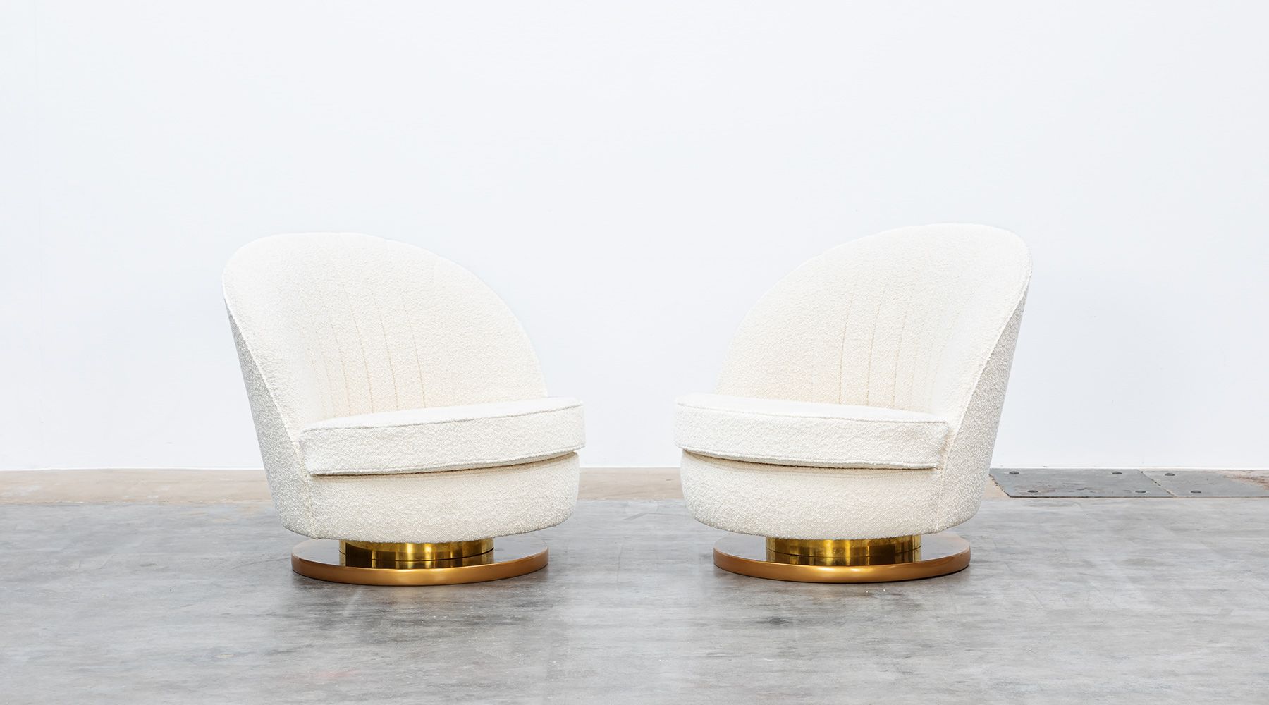 Swivel Lounge Chairs 