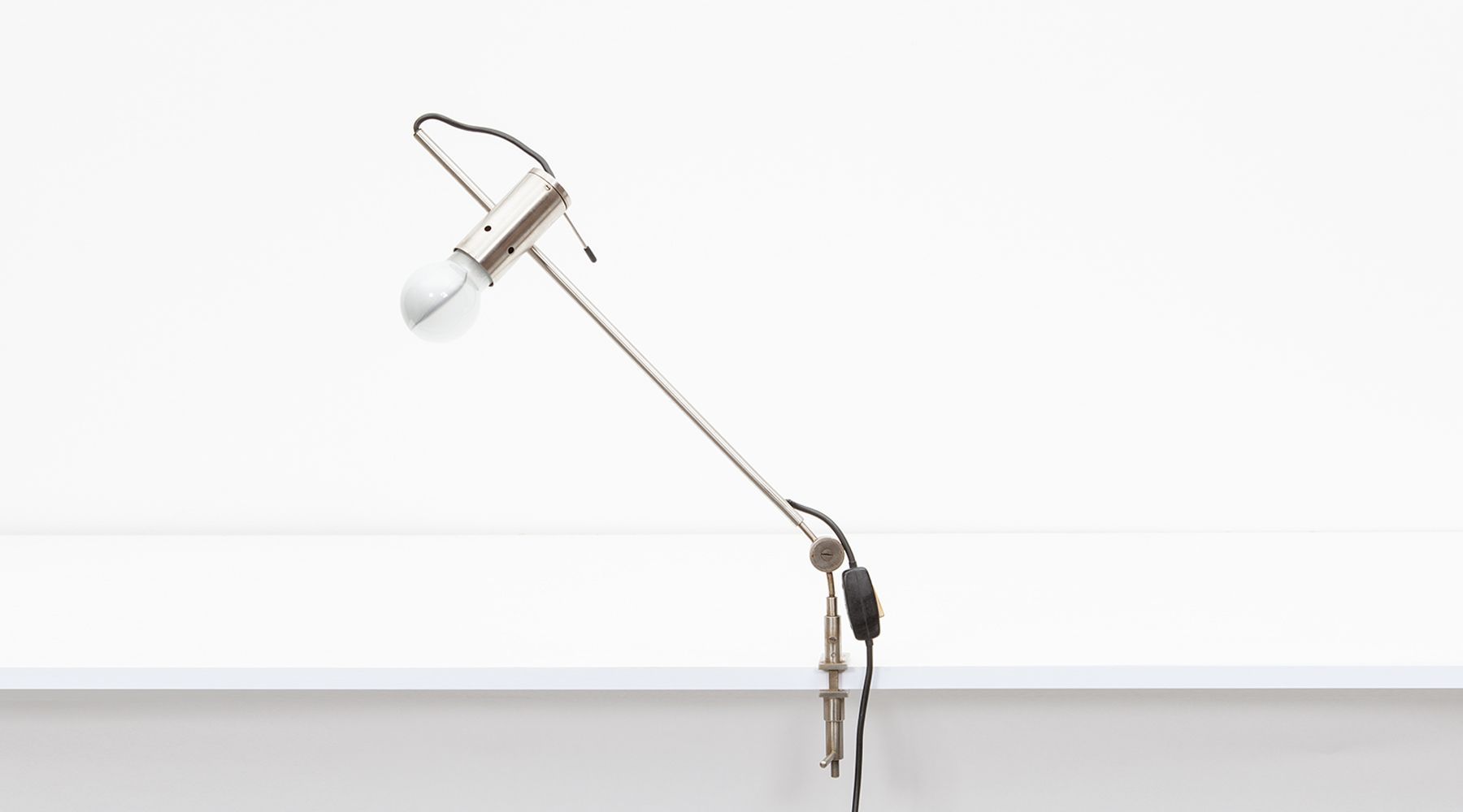desk lamp (b)
