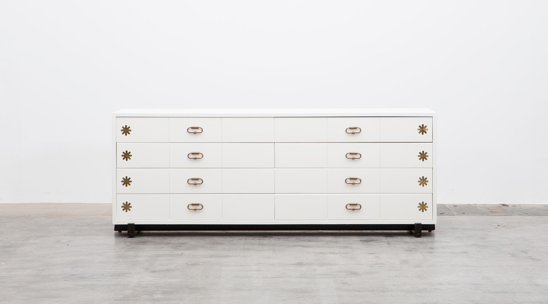 sideboard 