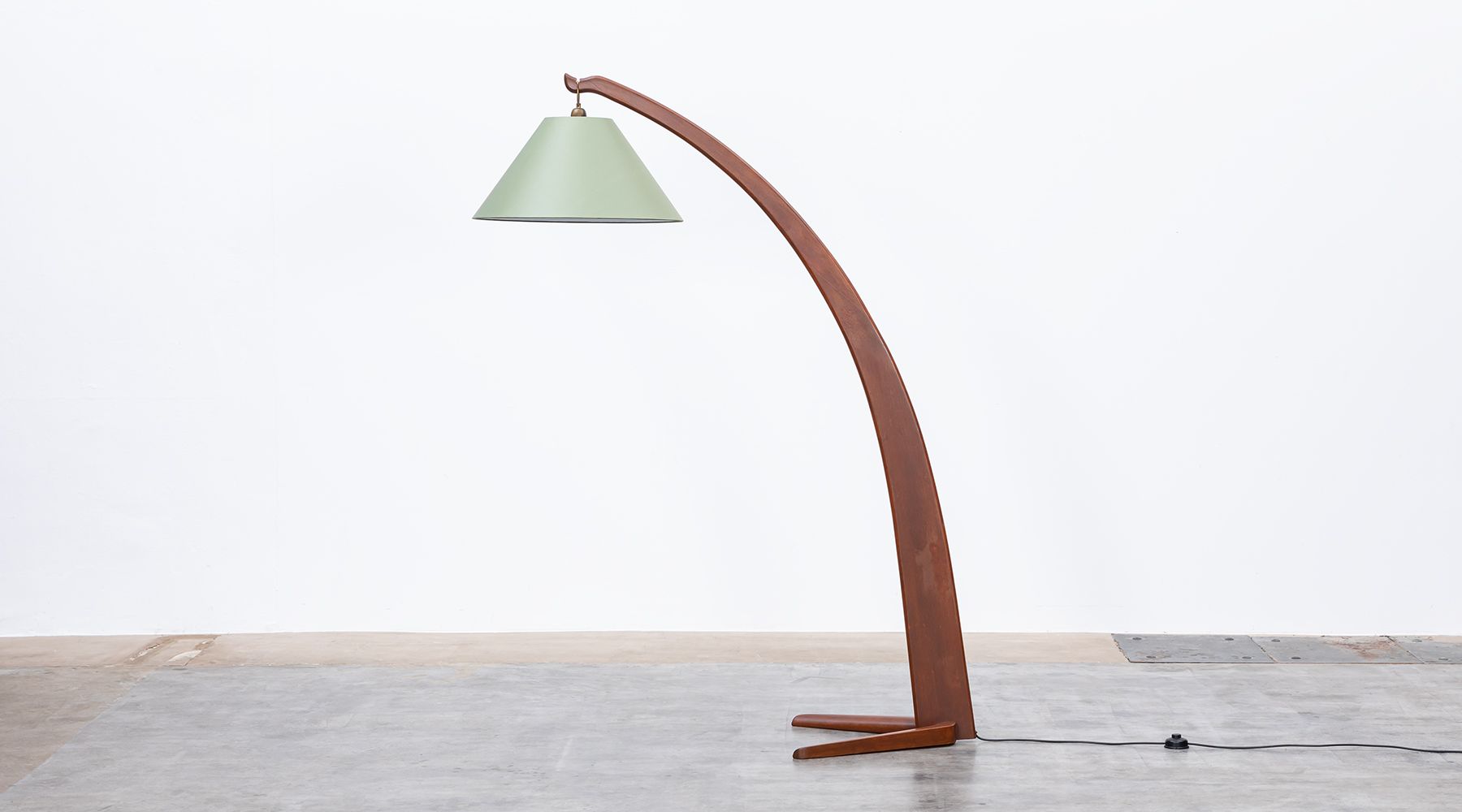 floor lamp (b)