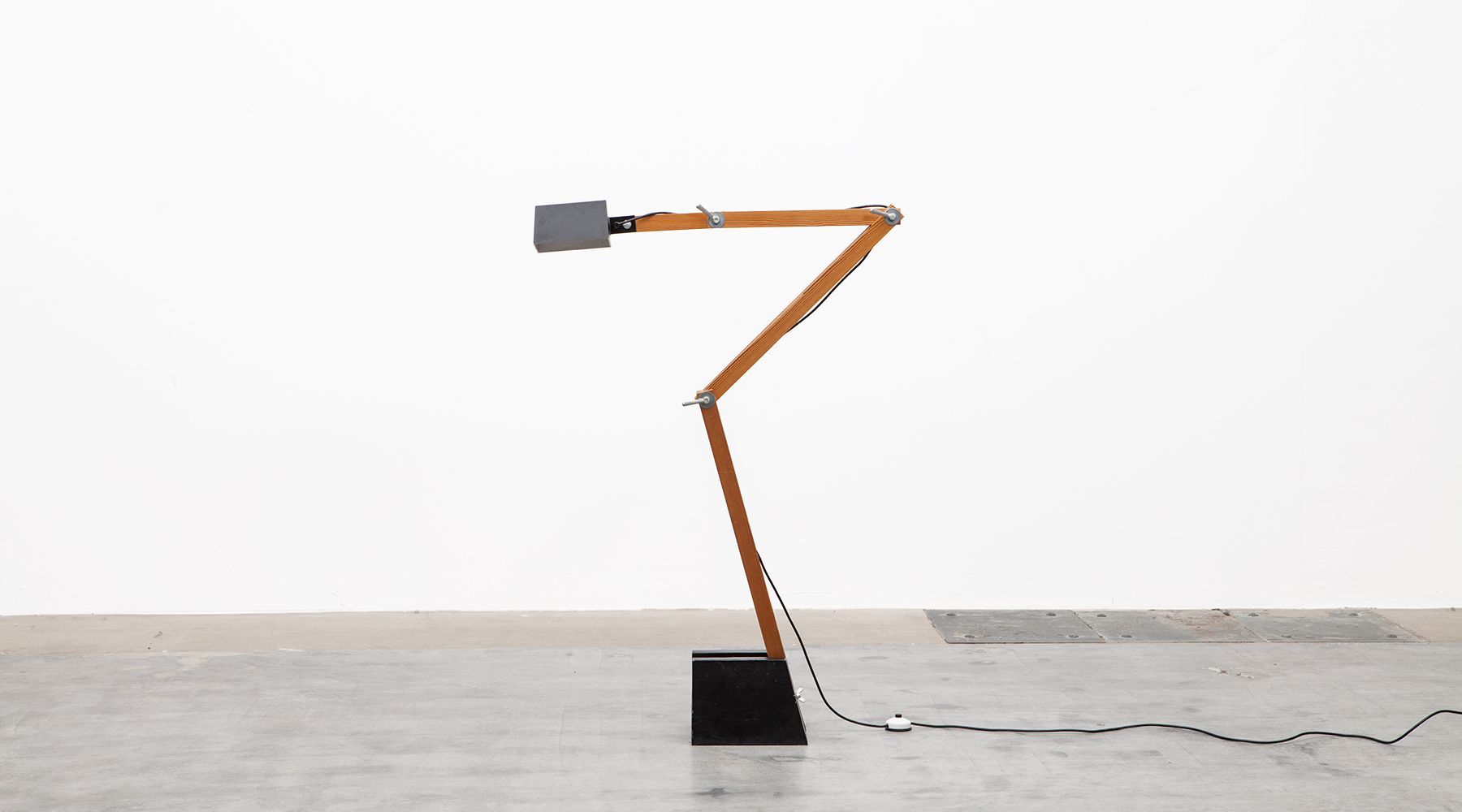 Floor lamp