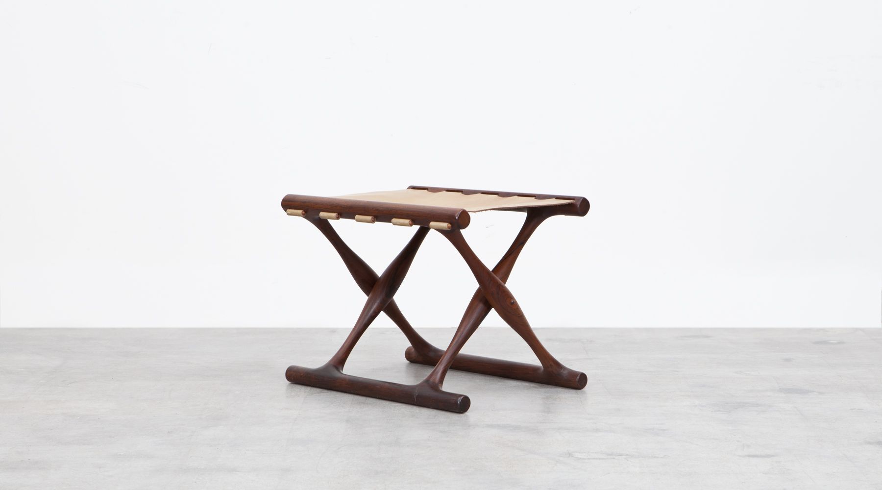 folding stool (a)