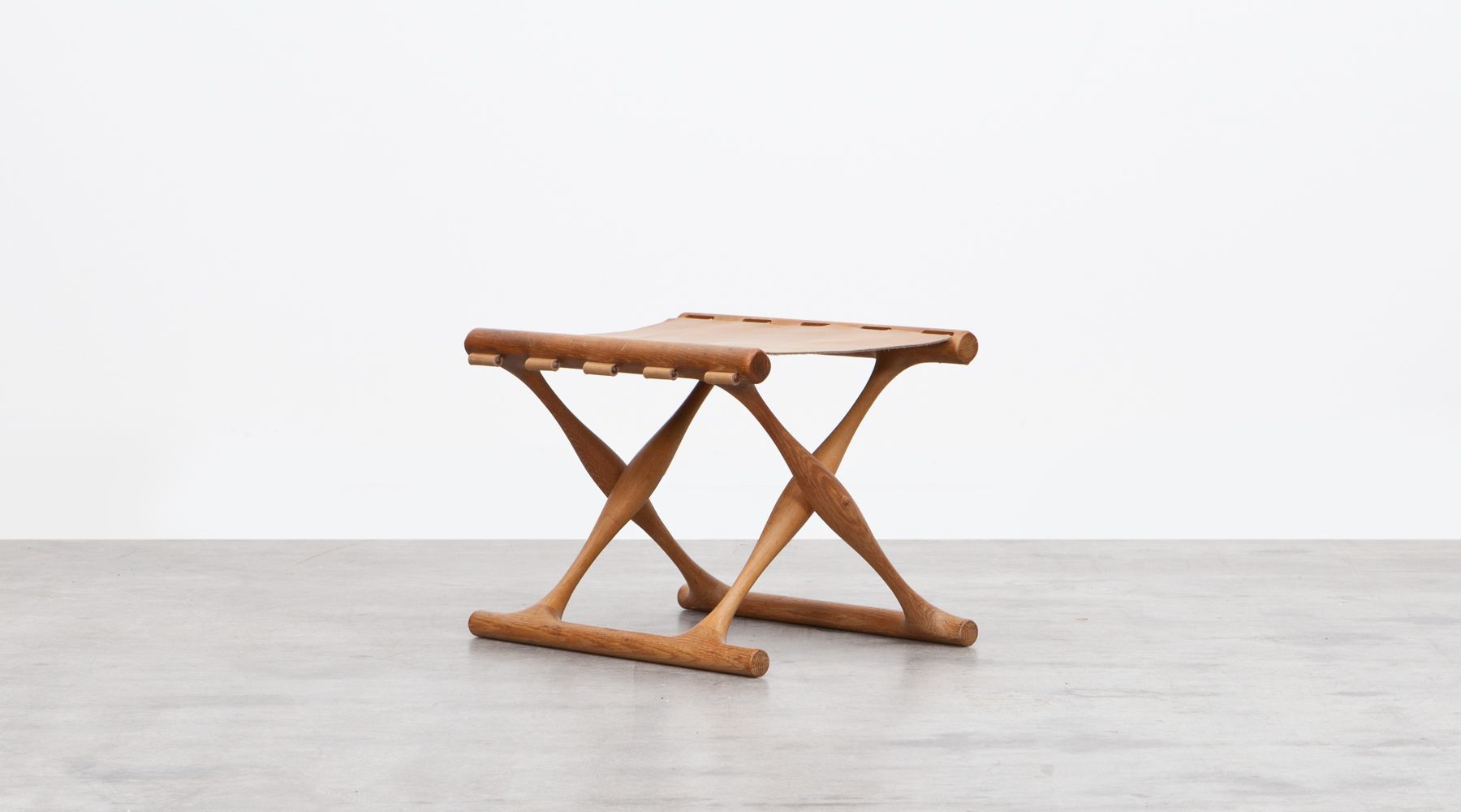 folding stool (b)
