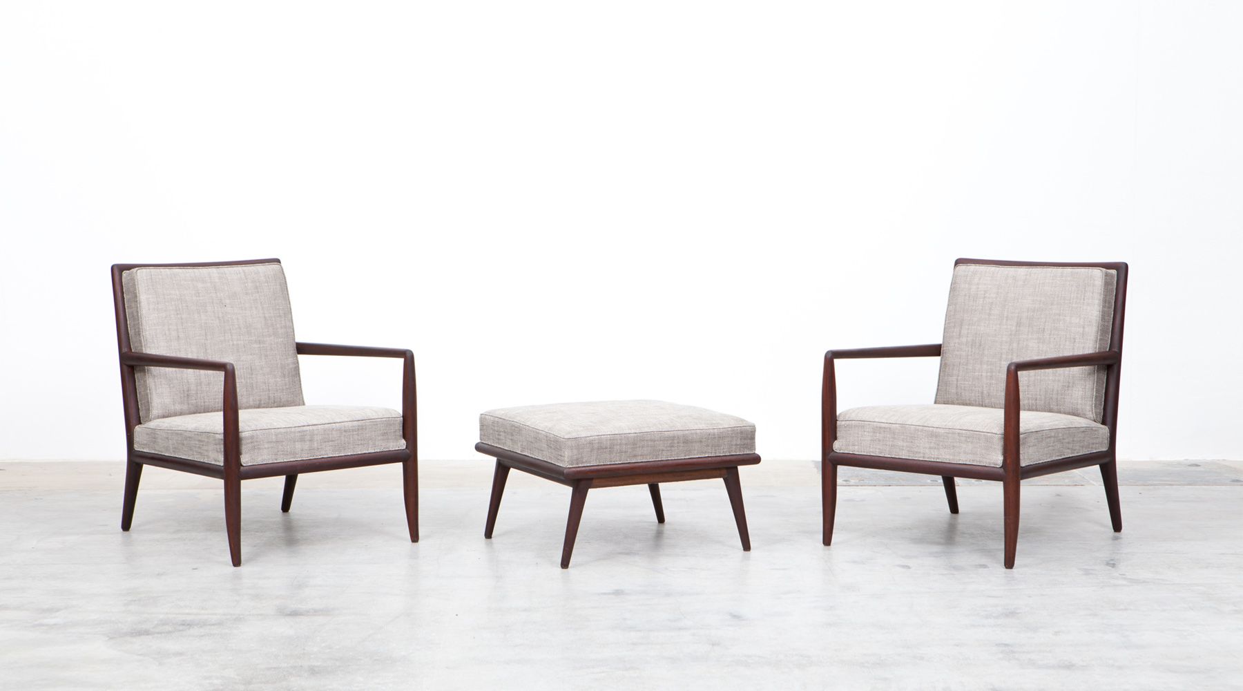 Lounge chairs with ottoman (2)