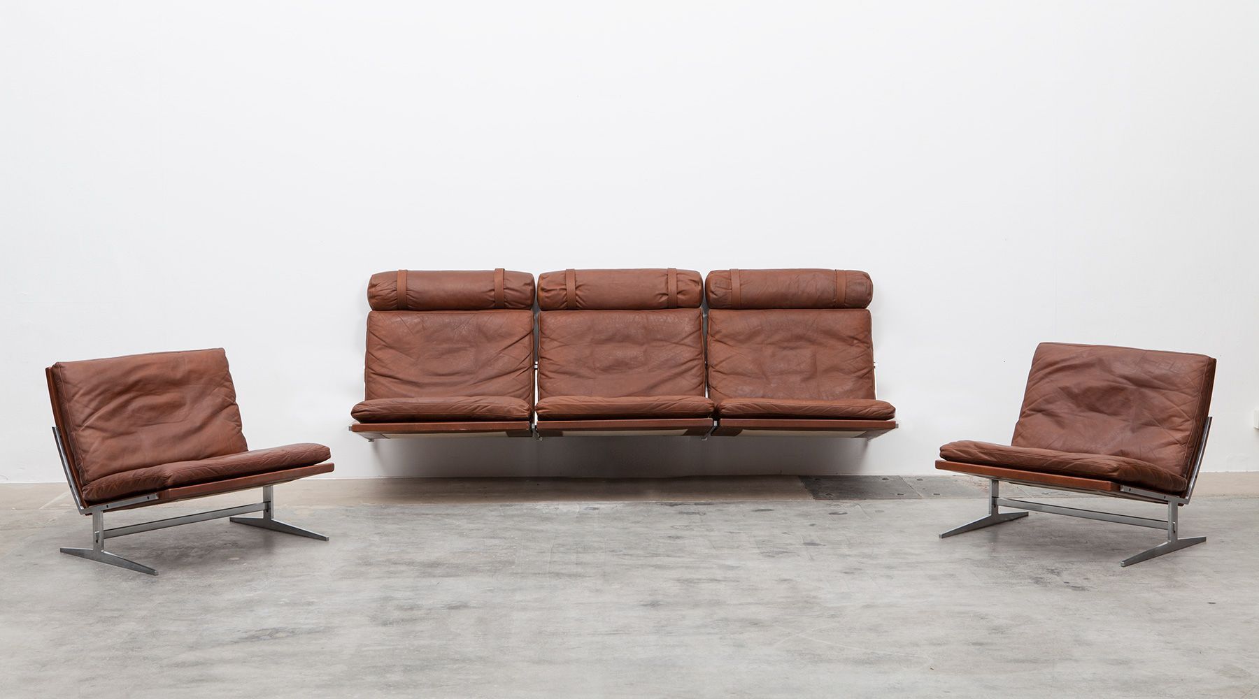 wall mounted sofa by Fabricius / Kastholm Frank Landau