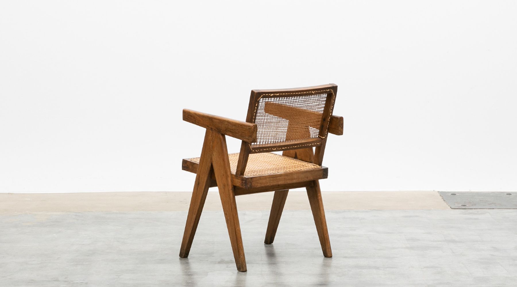 chair by Pierre Jeanneret Frank pic
